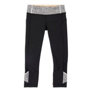 Lululemon Sz 6 Pace Rival Crop leggings pants. Animal print. Blk.